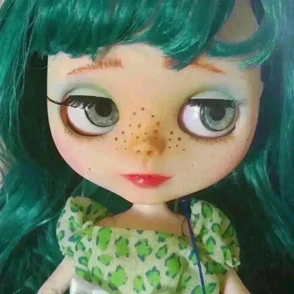 Custom Blythe Doll "Esmeralda" - Picture 8 of 12